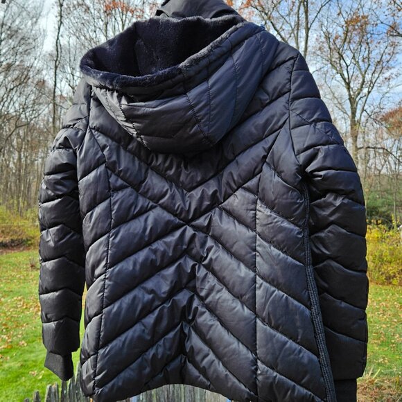 Nautica coat size L flattering with faux fur - Picture 3 of 3